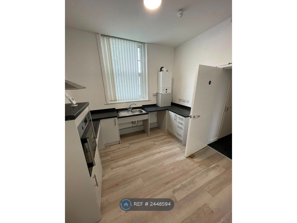 Property photo 1 of 8 Kitchen