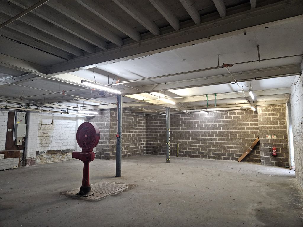 Property photo 1 of 4