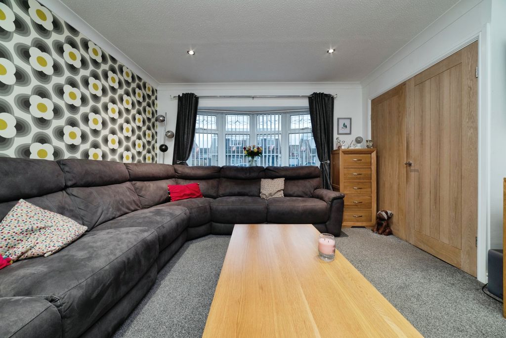 Property photo 2 of 14 Photo #2