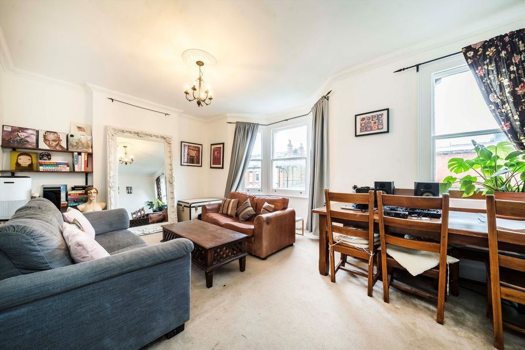 Property photo 2 of 6