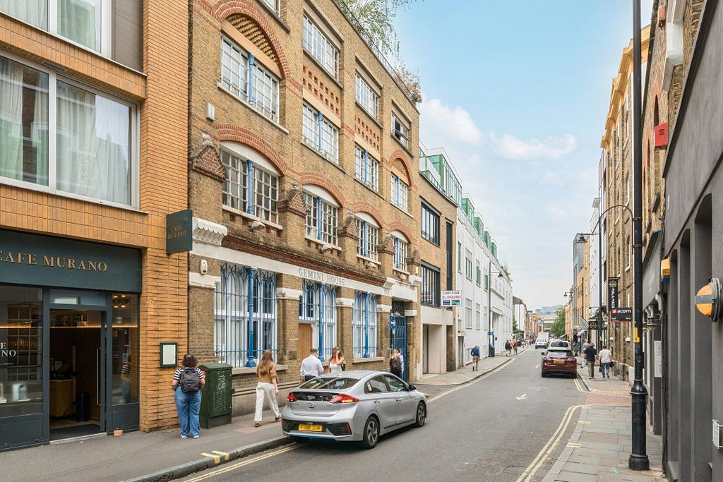 Property photo 3 of 17 13092711684Ac1A6c7Ac7Arw1.Jpg