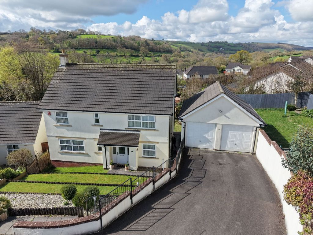 Property photo 1 of 19