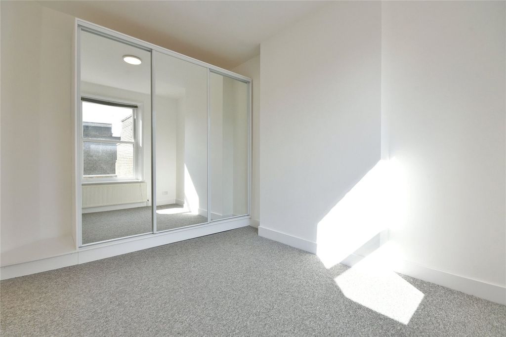 Property photo 3 of 17 Picture No. 15