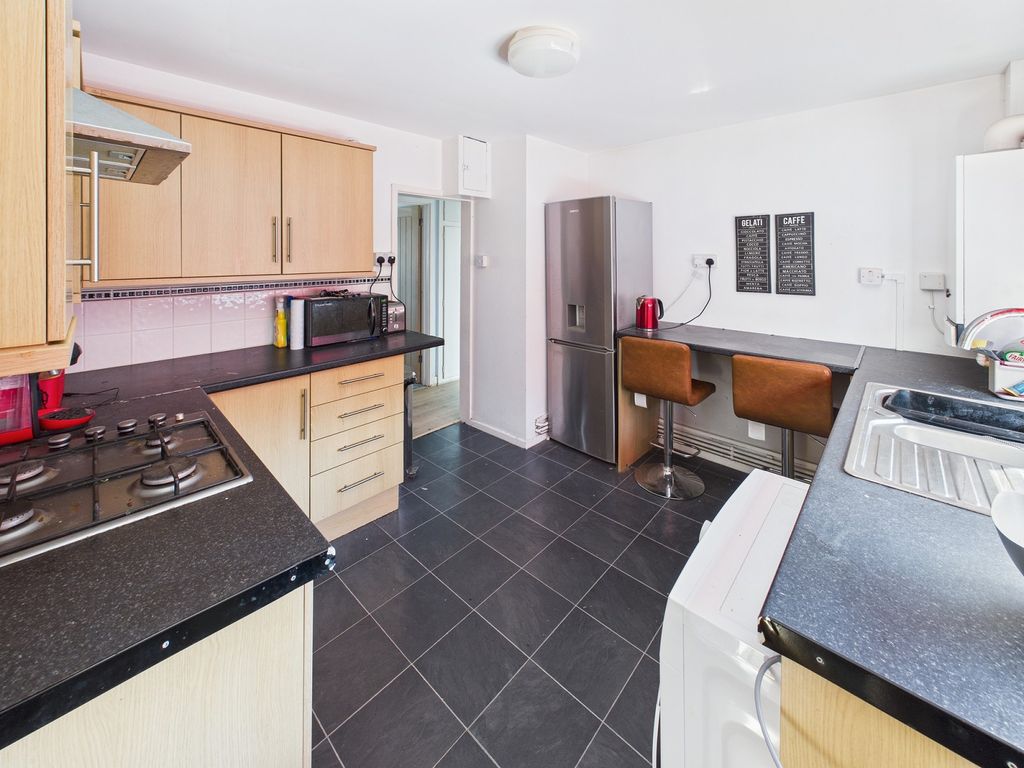 Property photo 2 of 17 Kitchen And Breakfast Room