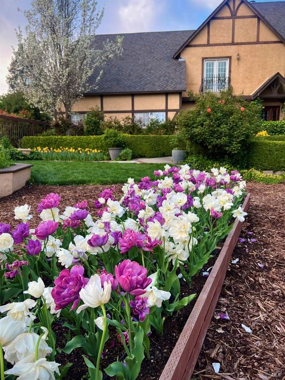 Property photo 2 of 50