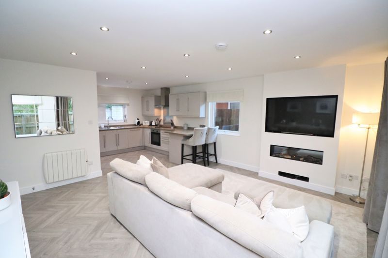 Property photo 2 of 9 Lounge