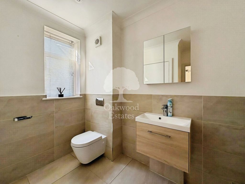 Property photo 3 of 36