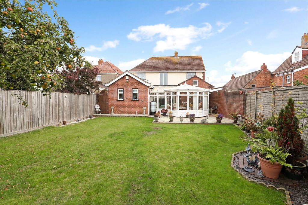 Property photo 3 of 23 Picture No. 16