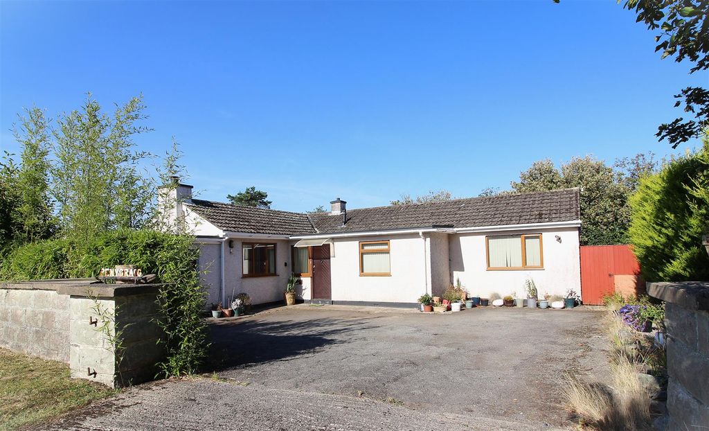 Property photo 1 of 19 Front Of House 1.Jpg