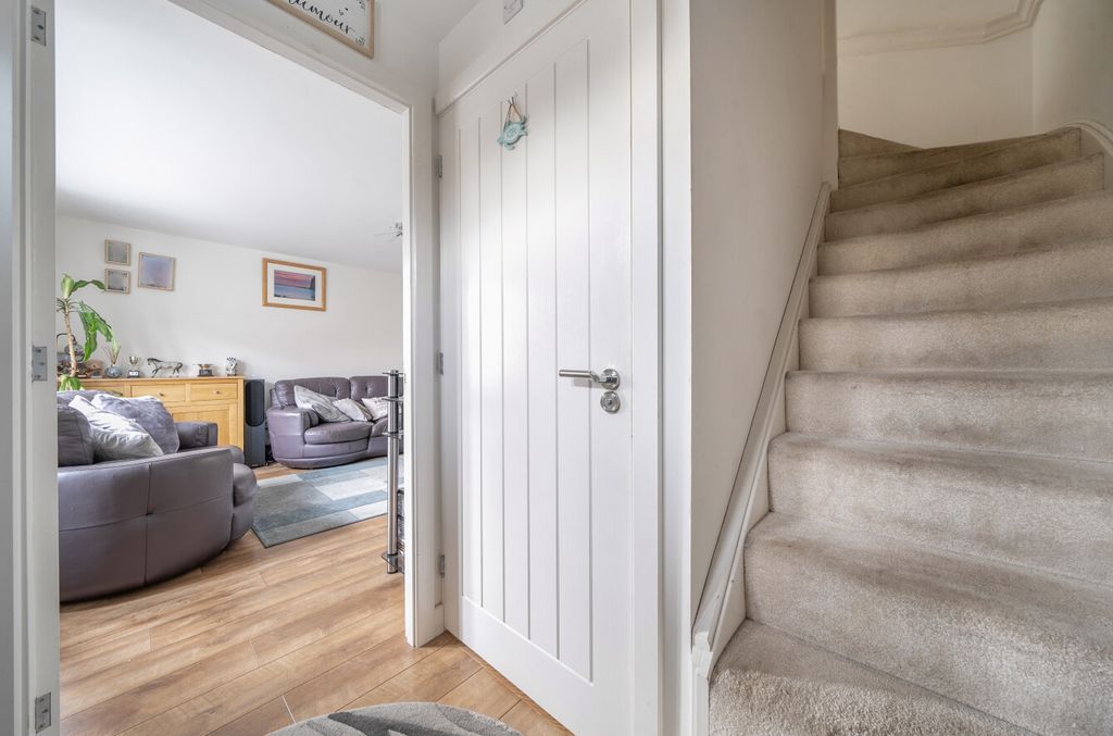 Property photo 2 of 12 Hall