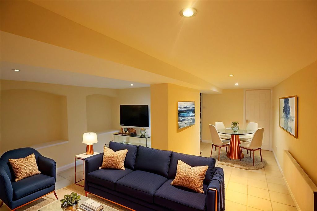 Property photo 1 of 7 1 - Living Room - Modern - 1 (1).Jpg