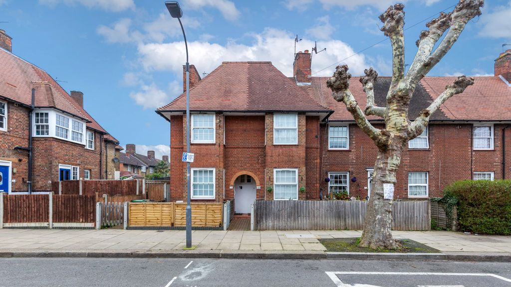 Property photo 1 of 19 122 Wulfstan Street, East Acton, London, W12 0Ah