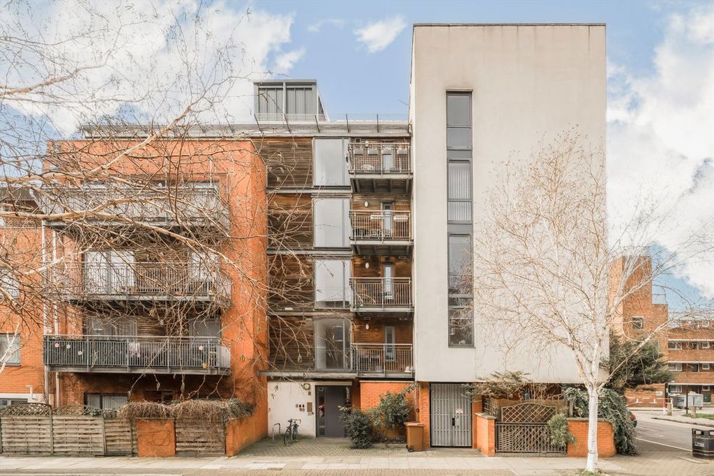 Property photo 2 of 6