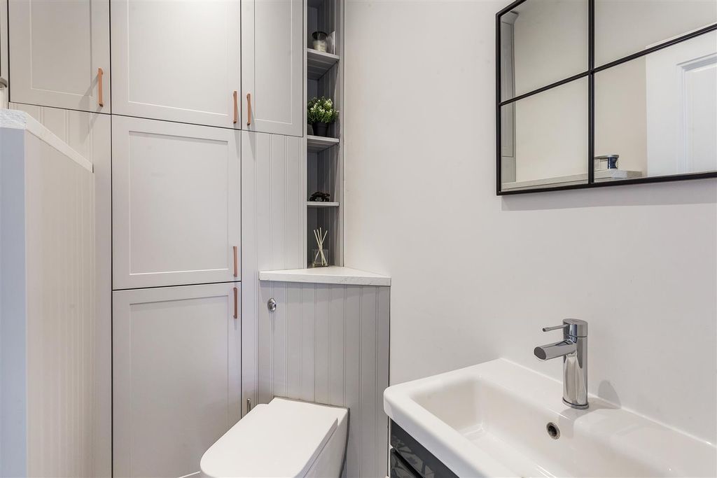 Additional image 32 of 3 bed flat to rent23 Warwicks Bench, Guildford, Surrey GU1