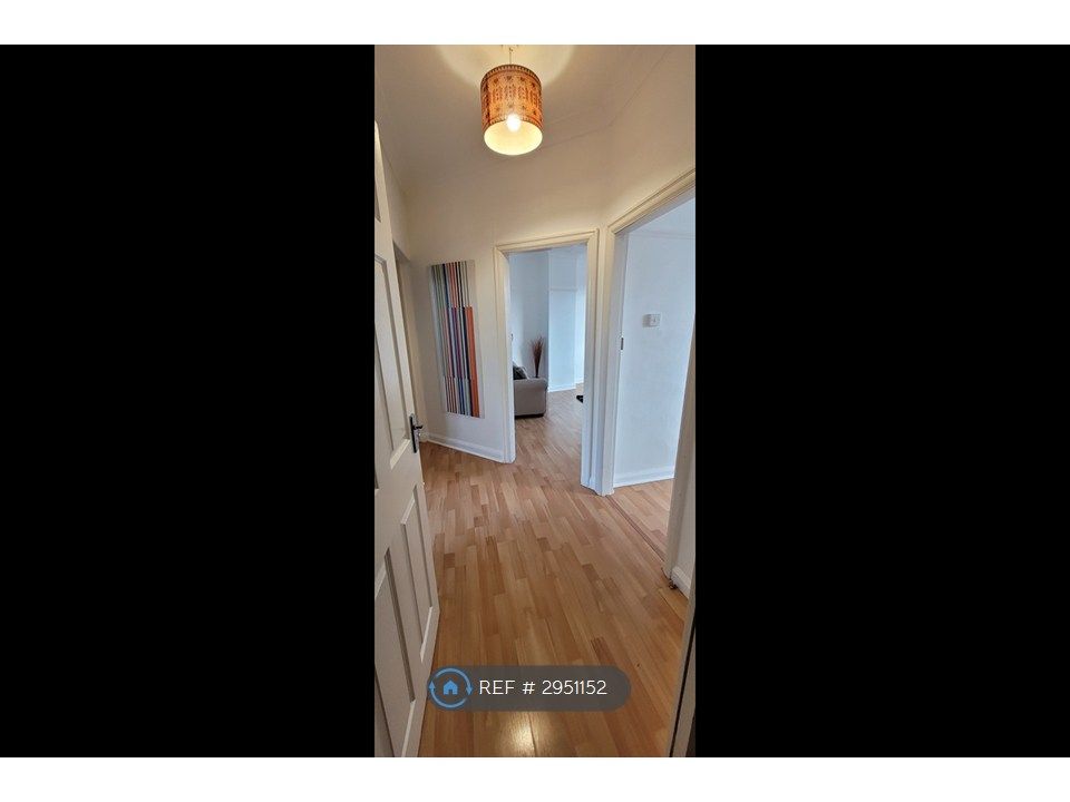 Property photo 3 of 14 Hall