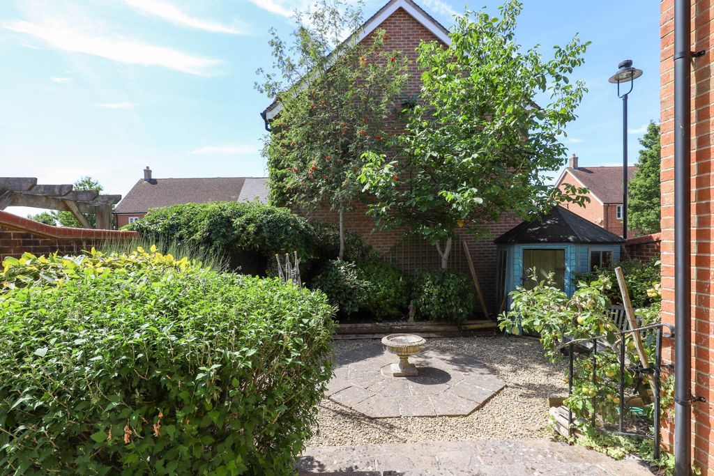 Property photo 2 of 17