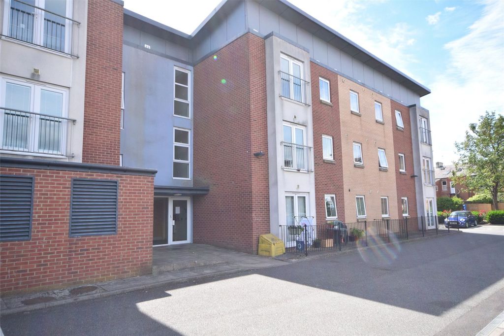 Property photo 1 of 4 External