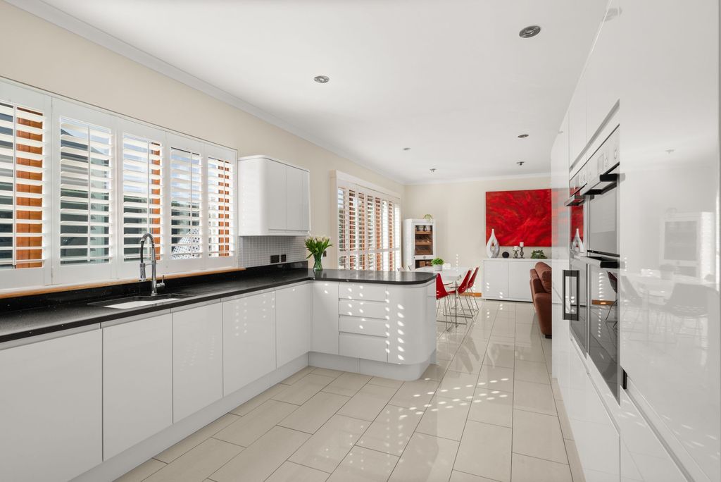 Property photo 3 of 22