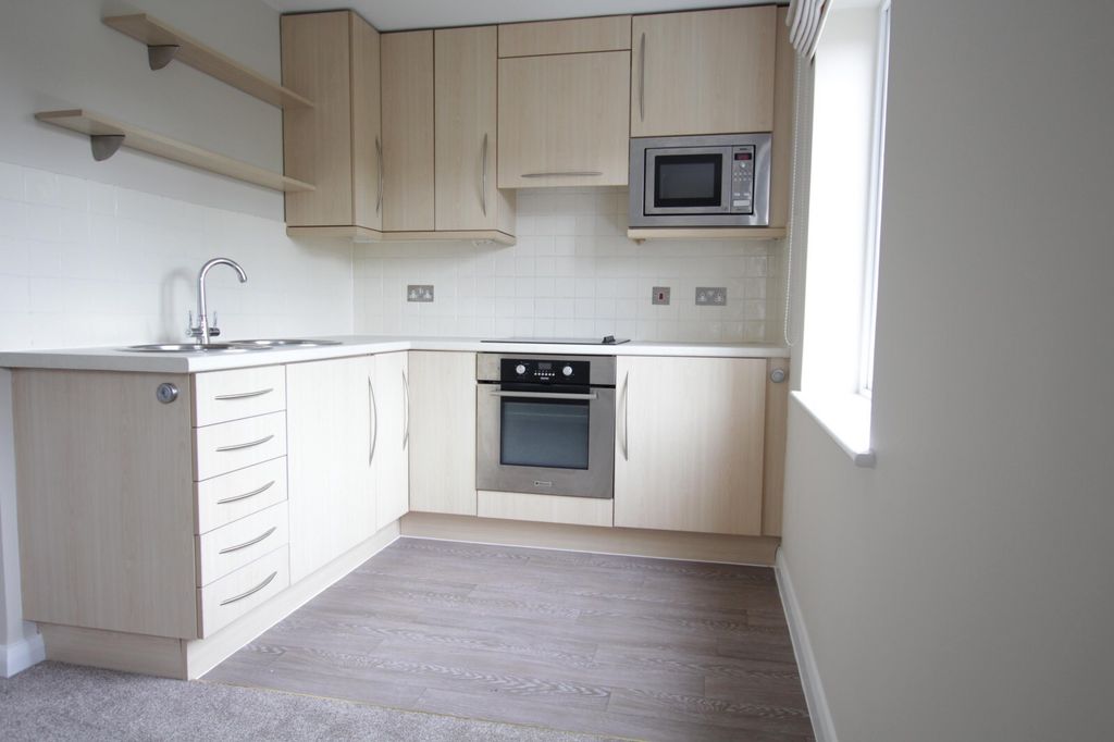 Property photo 2 of 6 Kitchen
