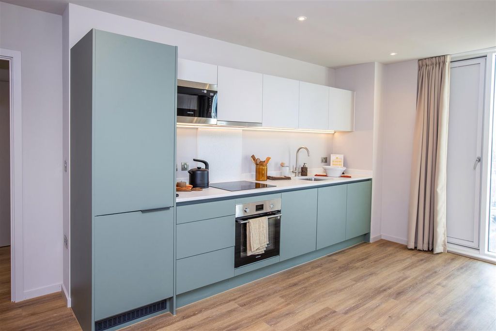 Property photo 2 of 13 2 Bed Kitchen Fair0145.Jpg