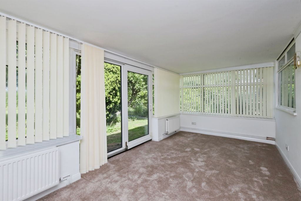 Property photo 3 of 14 Conservatory