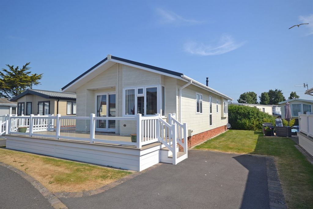 2 bed mobile/park home for sale in 17 Pebble Beach Park, Warners Lane
