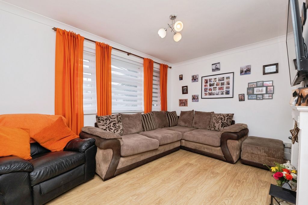 Property photo 2 of 20 Pbox-Img.Jpg