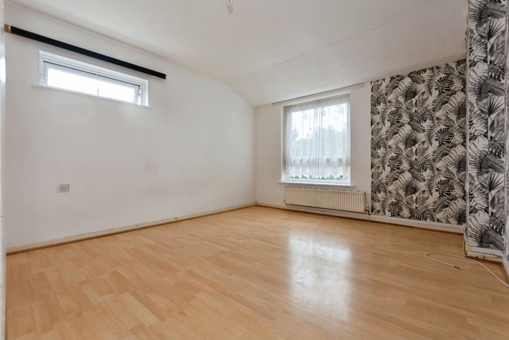 Property photo 2 of 18 Photo