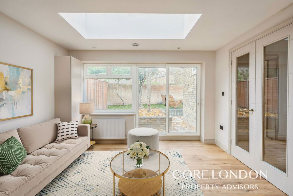 Property photo 2 of 11