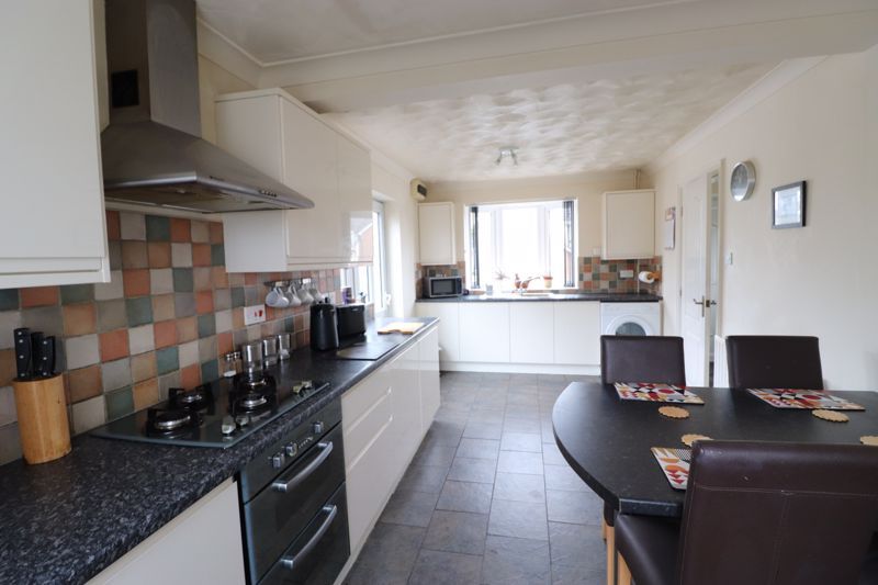 Property photo 3 of 25 Kitchen/Diner