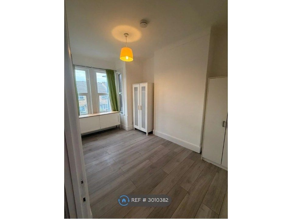Property photo 1 of 10 Room #1