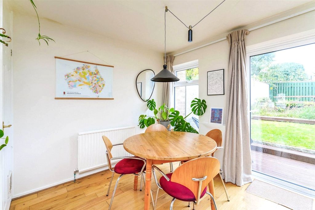 Property photo 3 of 10 Dining Area
