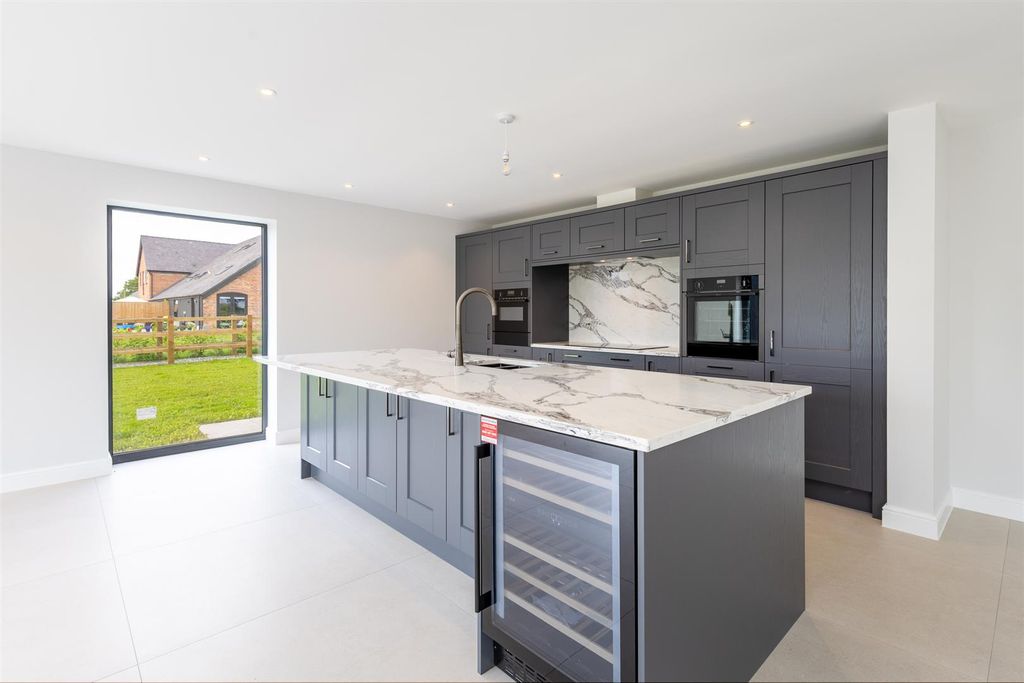 Property photo 2 of 52 1 (5).Jpg