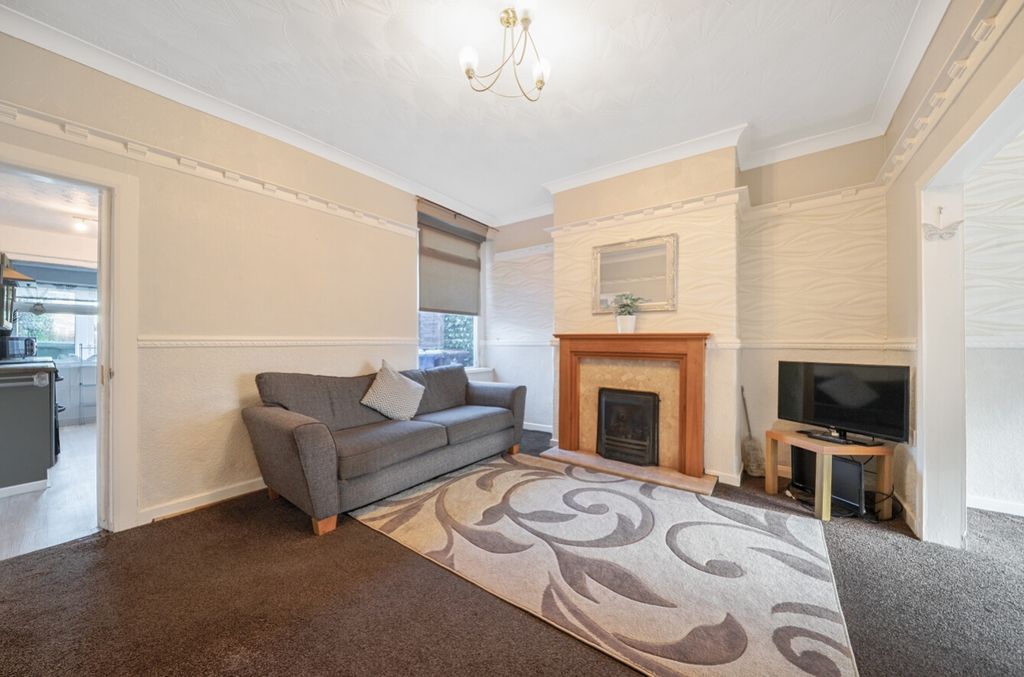 Property photo 2 of 10 1382050-10-6915Dfe7A32Fa