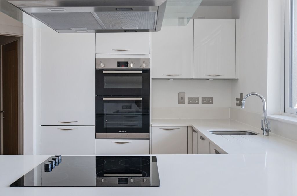 Property photo 2 of 13 1320397-30-686Bb7...