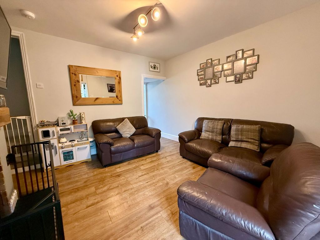 Property photo 3 of 22