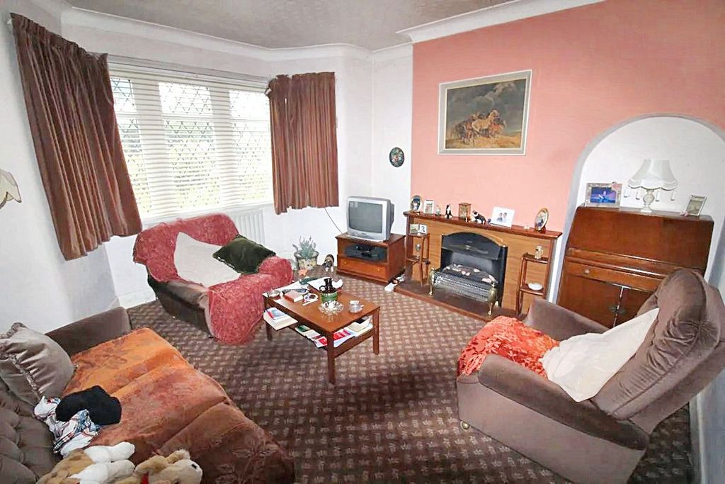 Property photo 2 of 9