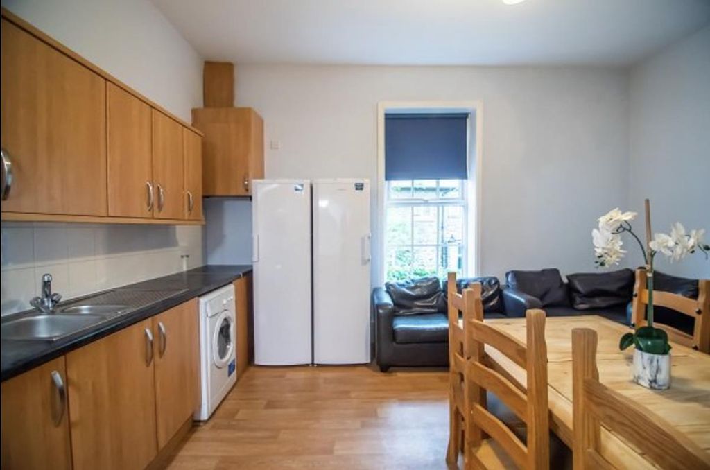 Property photo 2 of 16 14.Png