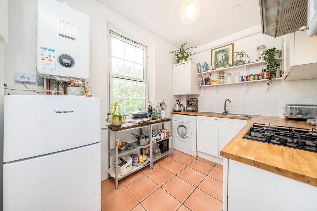 Property photo 2 of 5
