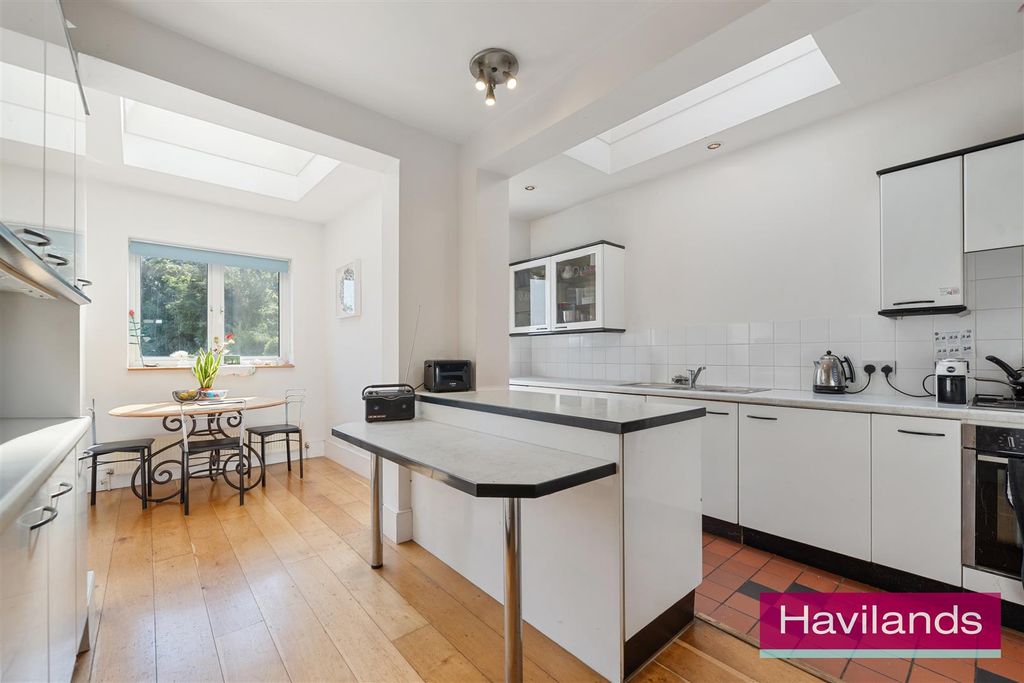 Property photo 3 of 12 Crescent Road-7.Jpg