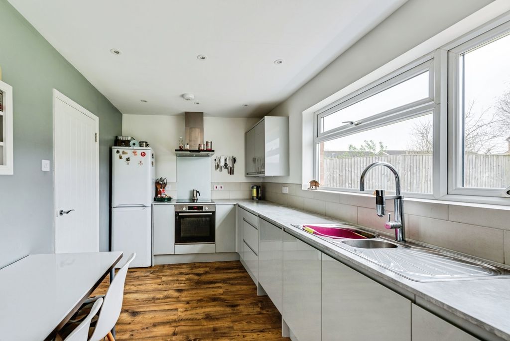 Property photo 3 of 20 Pbox-Img.Jpg