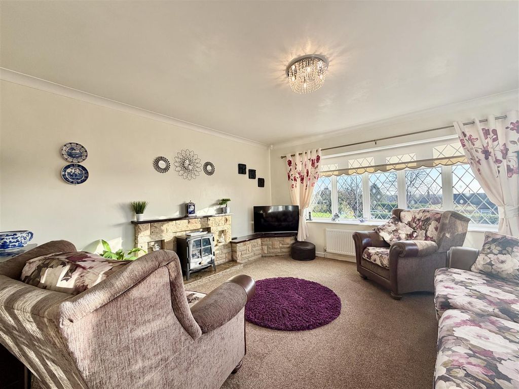 Property photo 3 of 25