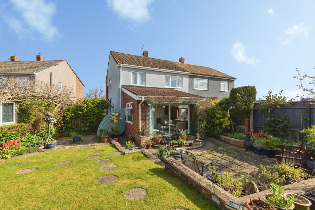 Property photo 2 of 20 Garden