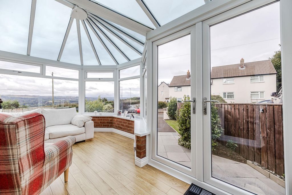 Property photo 2 of 36 Conservatory