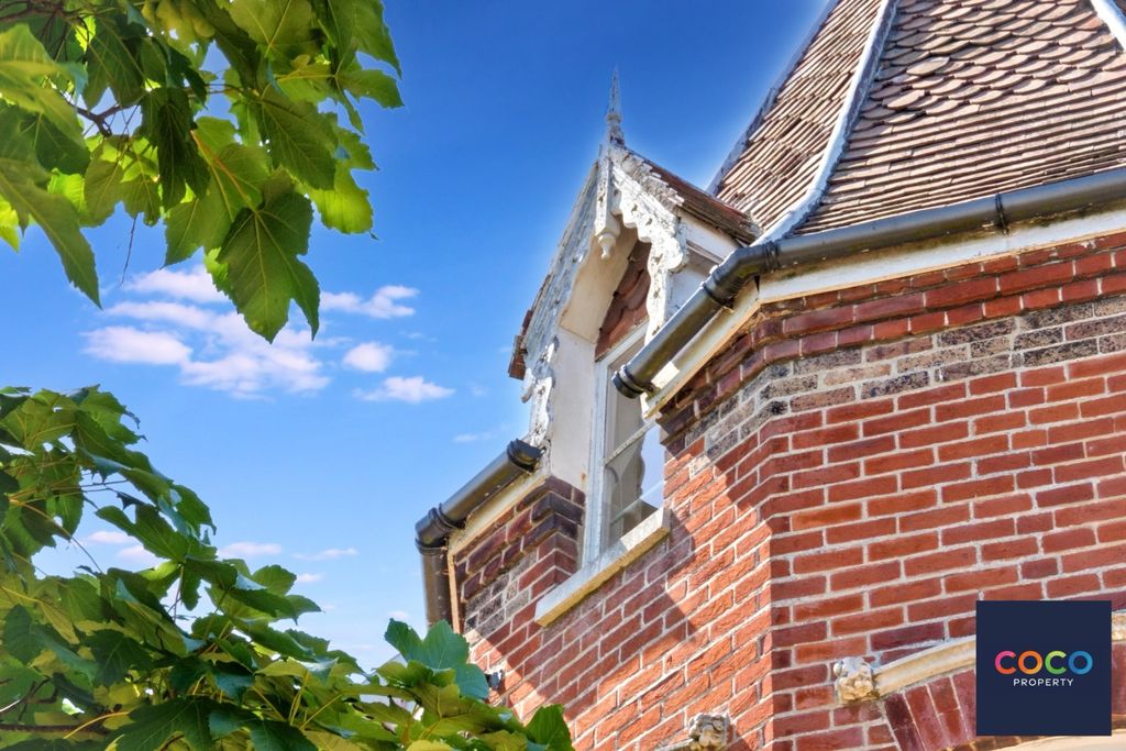 Property photo 2 of 8 4775555