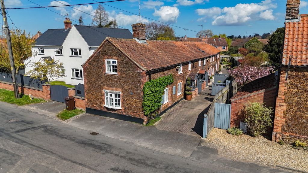 Property photo 1 of 52 4069271