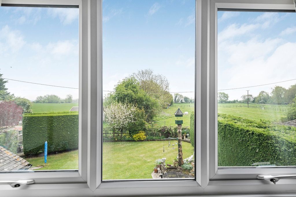 Property photo 3 of 27 Picture No. 04