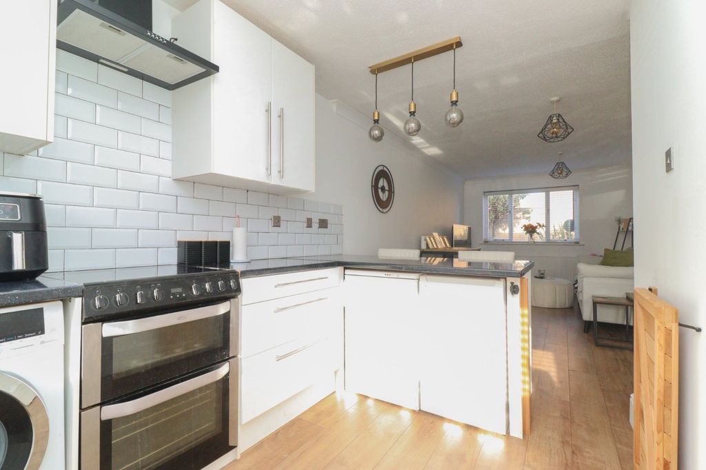 Property photo 2 of 8 Picture 2