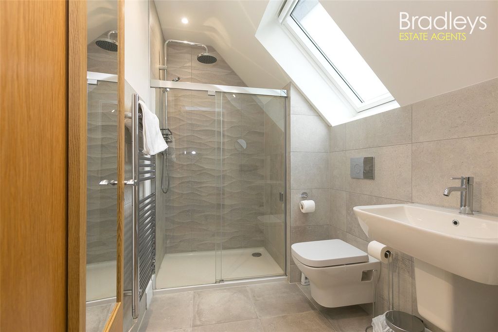 Property photo 3 of 21 3 - Picture No. 20