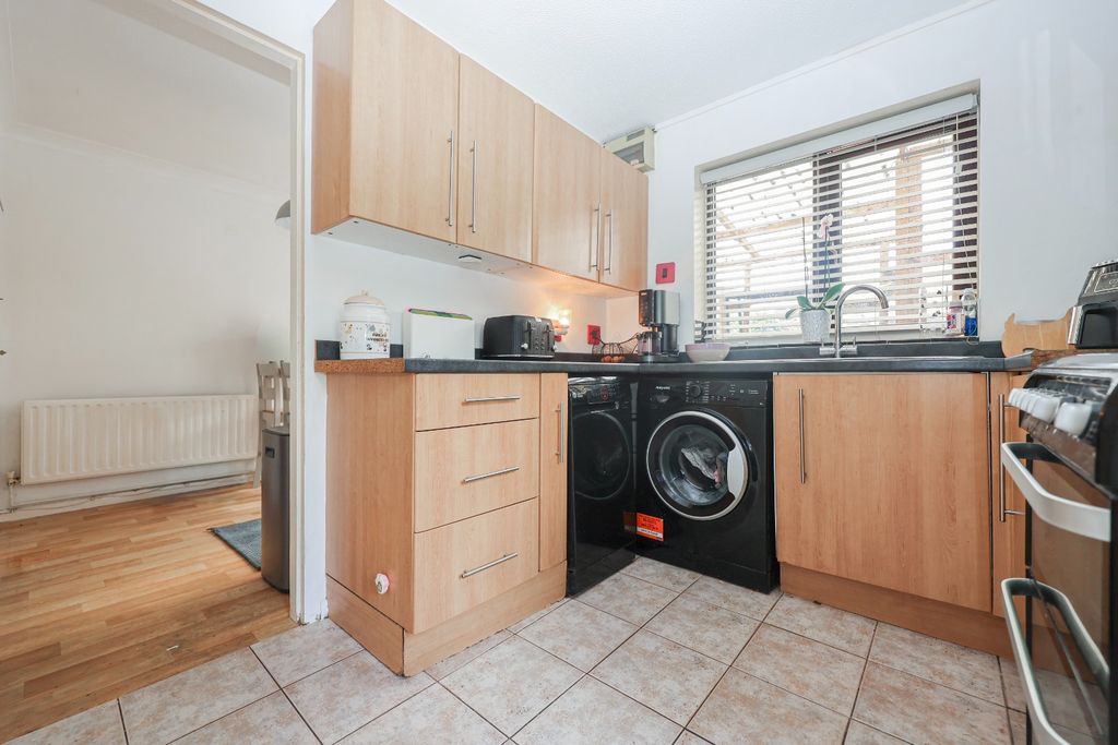 Property photo 3 of 17 5313632